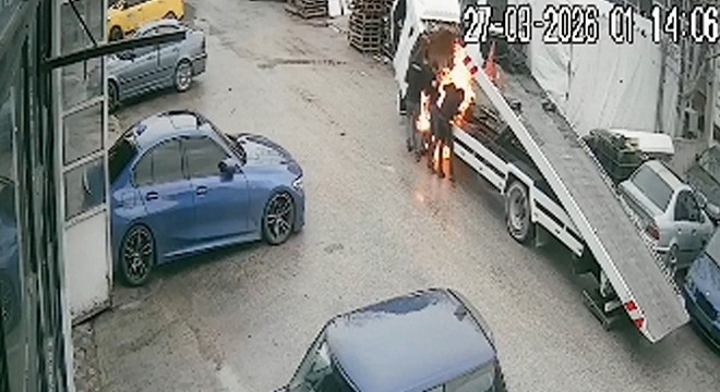 Değiştirilmek istenen akü alev aldı
