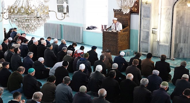 Depremde hayatını kaybedenler anıldı