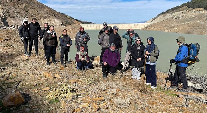 Doğaseverler, dağ yürüyüşünde bir araya geldi