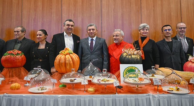 Döşemealtı kabağı 53 ayrı lezzetle sahnede