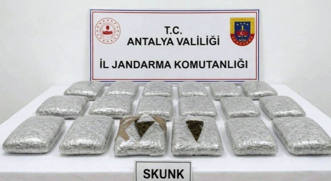 Döşemealtı'nda 30 kilo uyuşturucu ele geçirildi