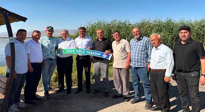 Eber Gölü'ne arıtma tesisi ve gözlem evi talebi