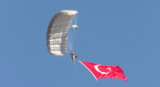 Efes-2026 Tatbikatı'nda 53 bayrak gökyüzünde dalgalandı
