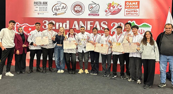 Eğirdirli öğrencilerden 15 ödül