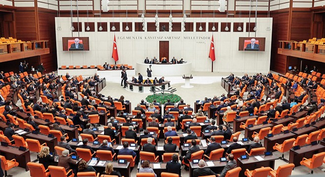En düşük emekli aylığı teklifi, TBMM'de kabul edildi