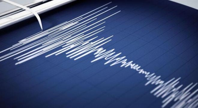 Endonezya açıklarında 7.4 büyüklüğünde deprem