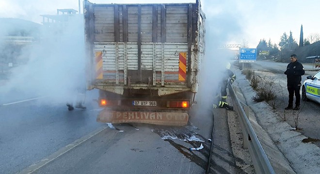 Erken müdahale kamyoneti yanmaktan kurtardı
