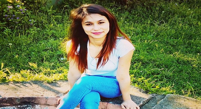 Evinde boğulan Esra, toprağa verildi