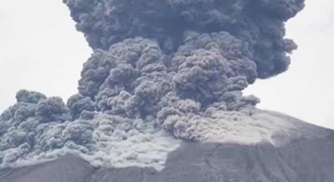 Filipinler'deki Kanlaon Yanardağı'nda patlama