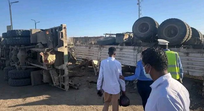 Göçmenleri taşıyan kamyon devrildi: 22 ölü, 65 yaralı