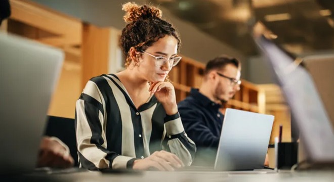 Günde 8 saat oturmak kalp sağlığını yerle bir ediyor