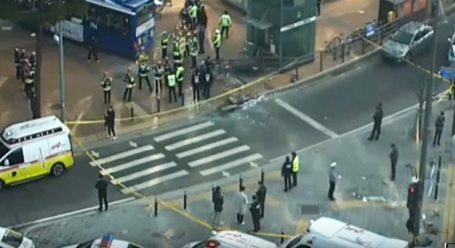 Güney Kore'de otobüs banka binasına çarptı: 13 yaralı