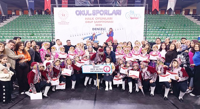 Halk oyunlarında finale kaldılar