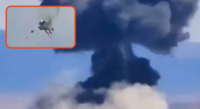 Hava gösterisinde uçaklar çarpıştı
