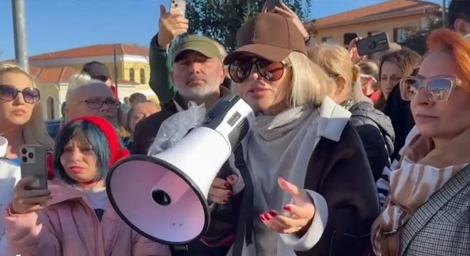 Hayvanseverler İstanbul Valiliği'nde! Serengil de katıldı