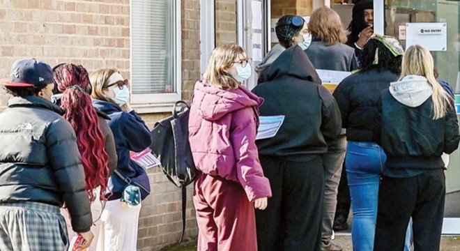 İngiltere'de Menenjit Alarmı! Salgın Büyüyor