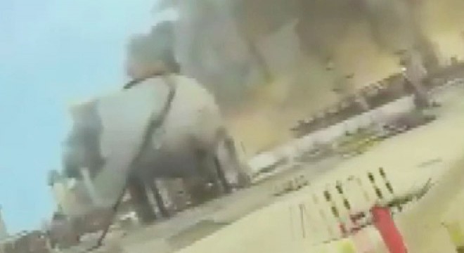 İran, Suudi Arabistan'da petrol rafinerisine saldırı düzenledi