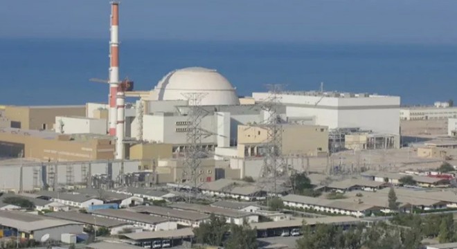 İran'daki nükleer santrale füze isabet etti