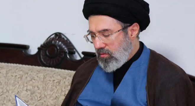 İran'ın yeni dini lideri Mücteba Hamaney oldu