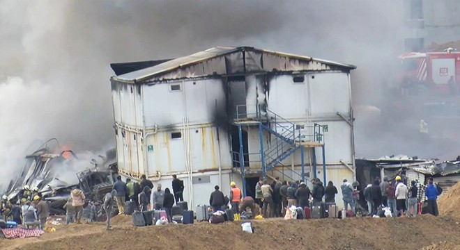 İşçi konteynerlerinde korkutan yangın