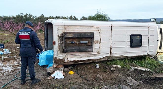 İşçileri taşıyan minibüs takla attı: 1 ölü, 12 yaralı
