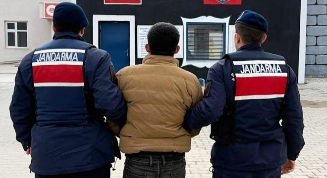 Jandarma aranan 50 kişiyi yakaladı