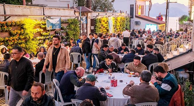 Kaleiçi'nde büyük iftar buluşması