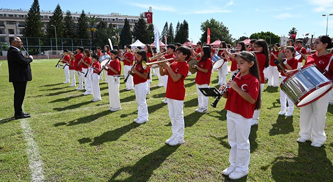Kemer'de Gençlik ve Spor Bayramı kutlandı