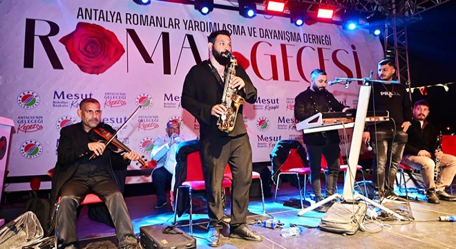 Kepez'de Dünya Romanlar Günü'ne özel 'Roman Gecesi'