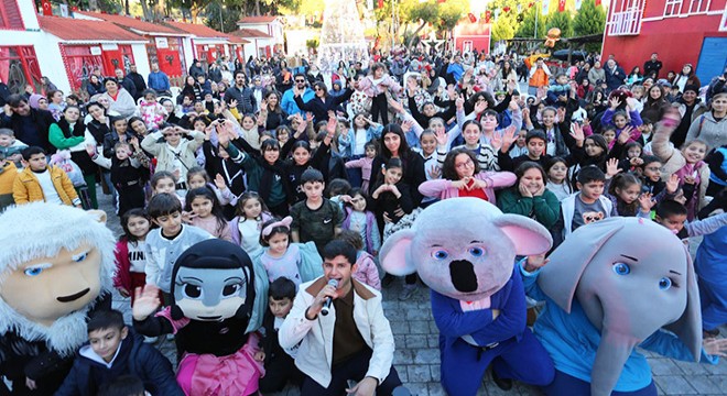 Kepez'de yeni yıl heyecanı Dokumapark'ta yaşandı