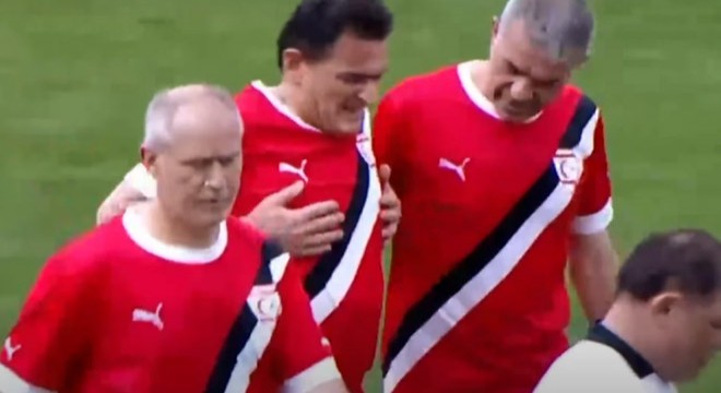 Kıbrıslı bakan Antalya'da sakatlandı