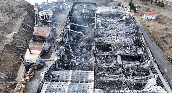 Kimya fabrikasındaki yangın madeni yağ bölümünden çıkmış
