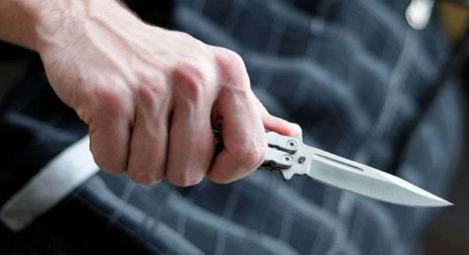 Kız arkadaşını 7 bıçak darbesiyle öldürdü