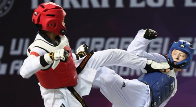 Kızlar madalya için yarıştı