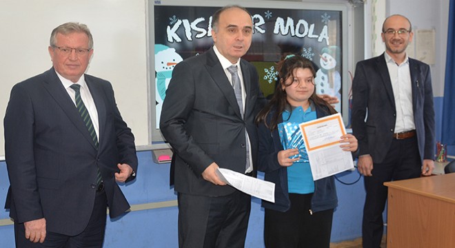 Korkuteli'de karne heyecanı