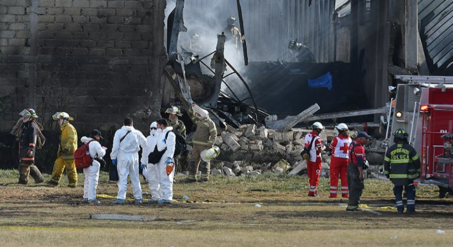 Küçük uçak düştü: 7 ölü