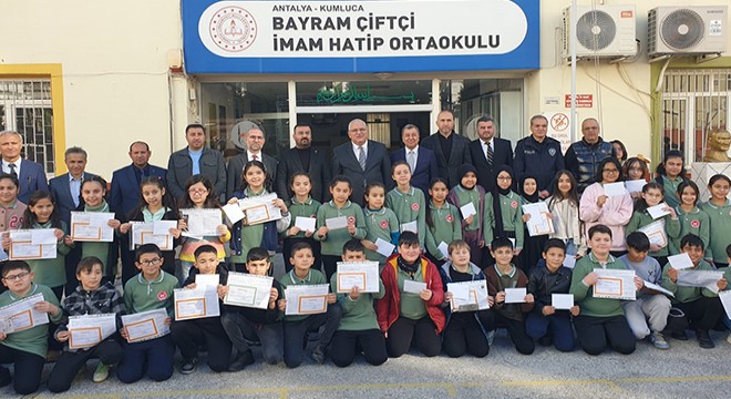 Kumluca'da 15 bin 226 öğrenci karne aldı