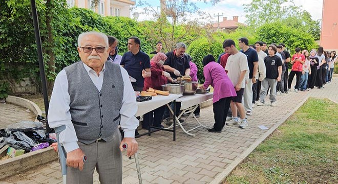 Lisede geleneksel kavurma şenliği