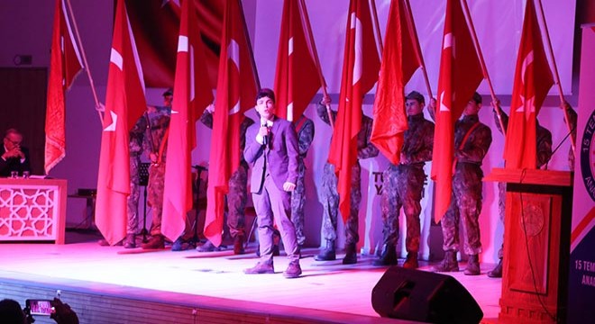 Liseliler Mehmet Akif şiirlerini okumak için yarıştı