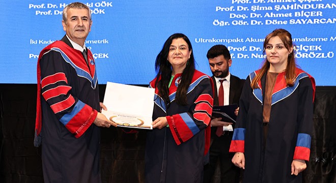 MAKÜ'de biniş giyme ve akademik performans ödül töreni