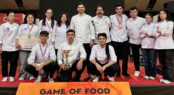 MAKÜ öğrencileri 12 altın madalya kazandı