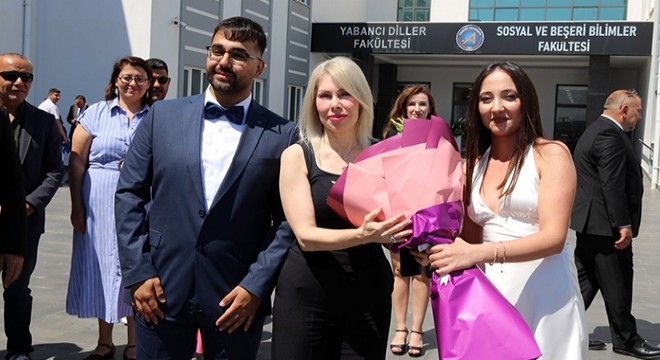 Manavgat Sosyal ve Beşeri Bilimler Fakültesi öğrencileri mezun oldu