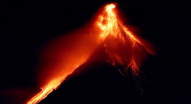 Mayon Yanardağı'nda alarm seviyesi 3'e yükseltildi