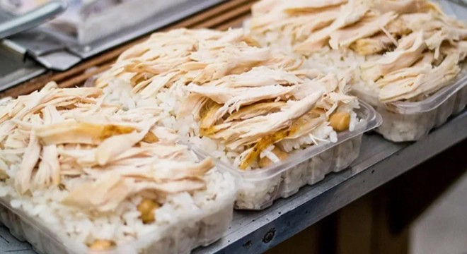 Mevlitte dağıtılan tavuklu pilav sonrası 19 kişi hastanelik oldu