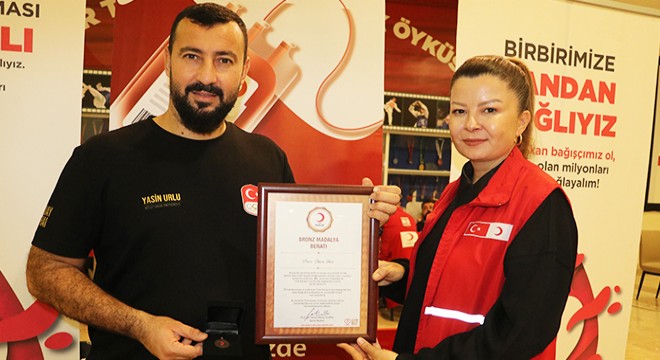 Milli sporculardan Antalya'da kan bağışı
