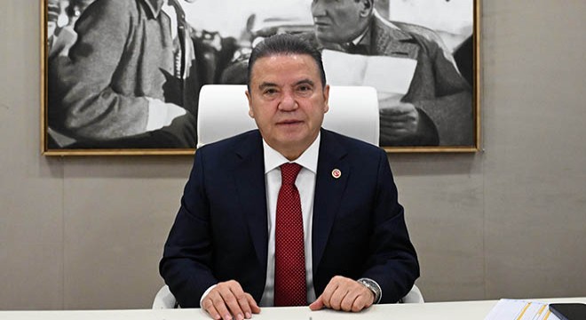 Böcek, Başarır'a hediye edeceğini söyleyip daire istemiş
