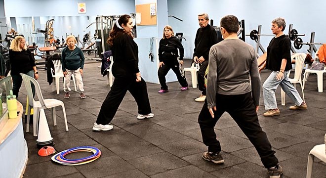 Muratpaşa'dan Parkinson hastalarına destek