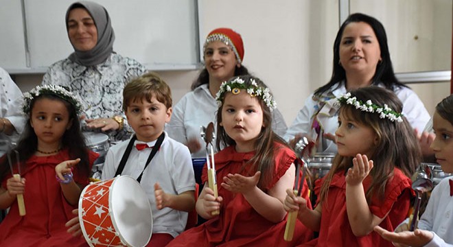 ‘Neşeli Anneler Ritim Grubu'