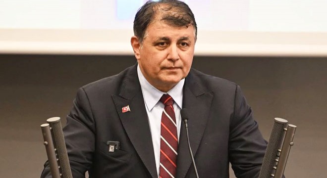 O iddiaları reddetti, istifa çağrısında bulundu