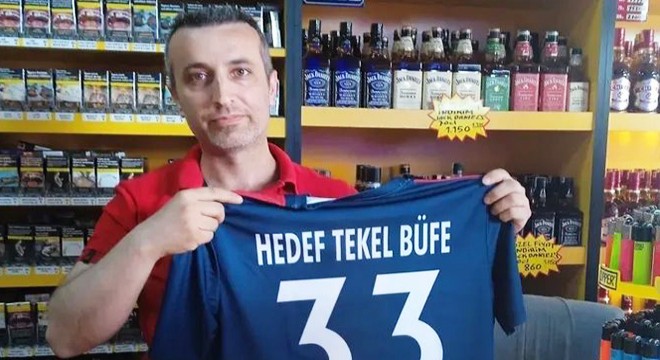 Önce anne ve oğlunu, ardından büfeciyi öldürdü